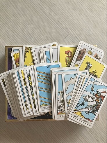 Beden Renk Tarot Kartı / Destesi