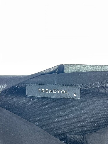 s Beden siyah Renk Trendyol & Milla Bluz %70 İndirimli.