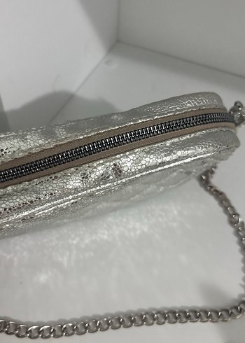 Parlak Gri Zincir Detaylı Kadın Çanta - Görsel 3