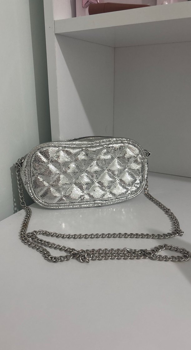 Parlak Gri Zincir Detaylı Kadın Çanta - Görsel 2