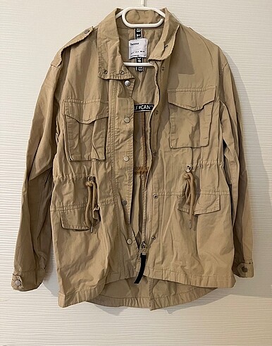 bershka trenckot