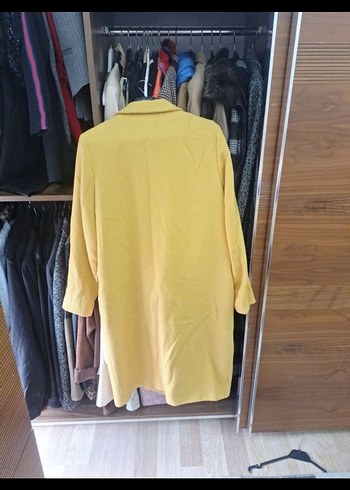Sarı Düğmeli Midi Kadın Kaban network