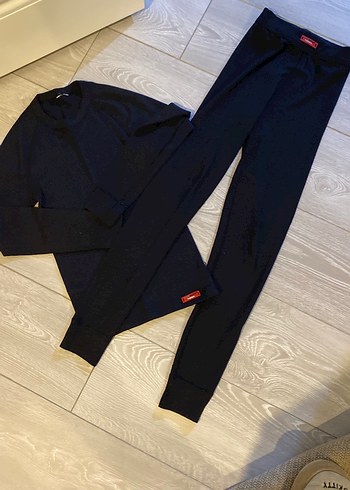 Siyah termal içlik erkek /kız ürünüdür - Görsel 4