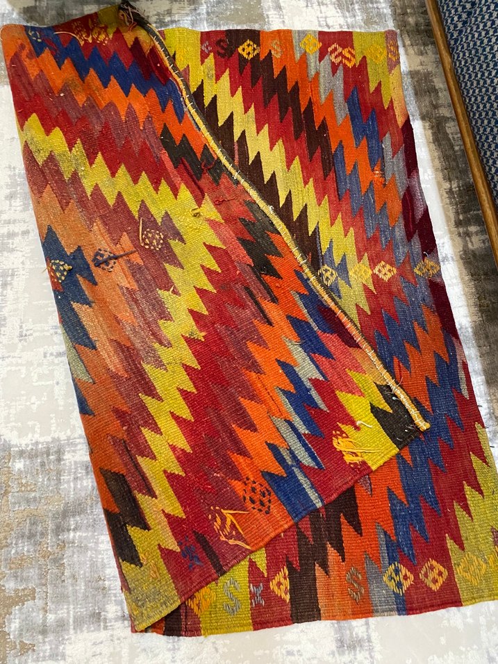 Çok Renkli Bağlama Desenli Geleneksel Halı - Görsel 3