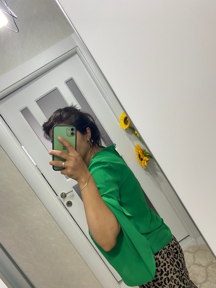 Yeşil Kadın Fırfırlı Uzun Kollu Bluz - Görsel 2