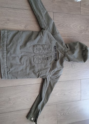 Gri Kamuflaj Desenli Erkek Çocuk Kapüşonlu Ceket 6 yaş - Görsel 5