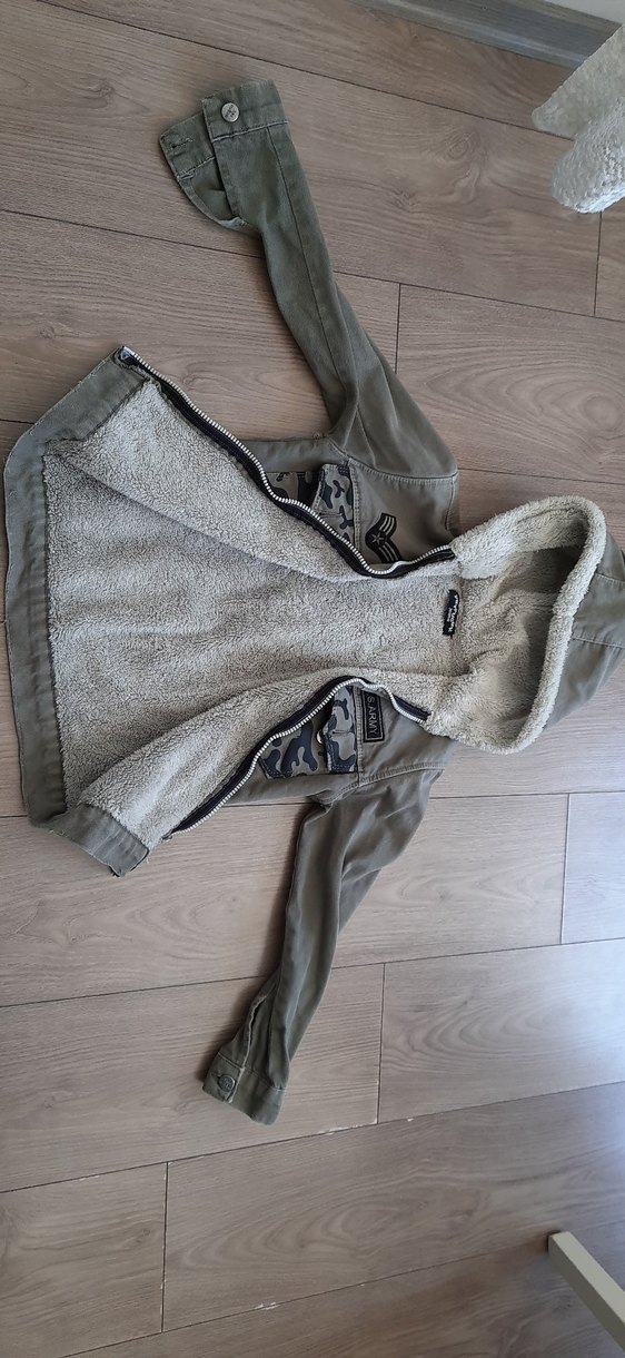 Gri Kamuflaj Desenli Erkek Çocuk Kapüşonlu Ceket 6 yaş - Görsel 4