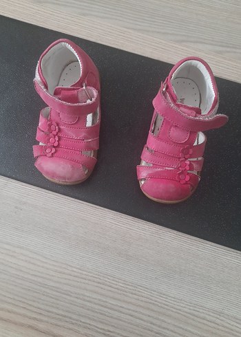 Kız Çocuk Parlak Pembe İlk Adım Ayakkabısı, 22 numara - Görsel 2