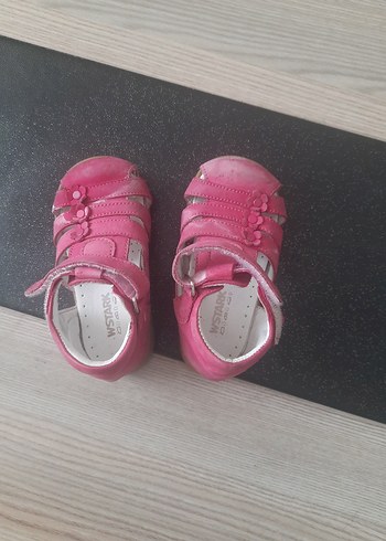 Kız Çocuk Parlak Pembe İlk Adım Ayakkabısı, 22 numara - Görsel 3