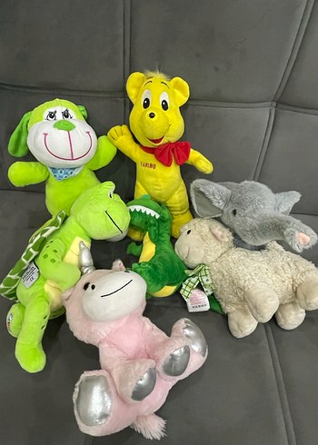 Renkli ve Gri Peluş Oyuncak Seti