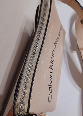 Beden Calvin klein askılı çanta