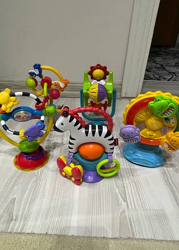 Bebekler için mama sandalyesi oyuncakları