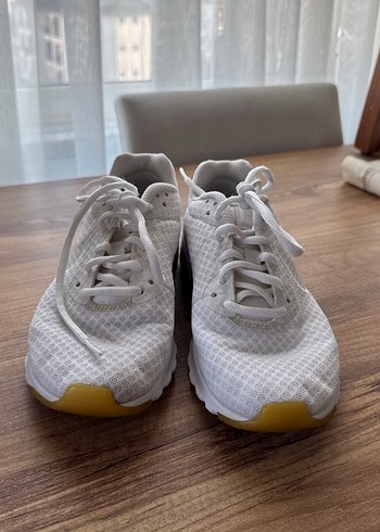 Nike Beyaz Bağcıklı Kadın Spor Ayakkabı