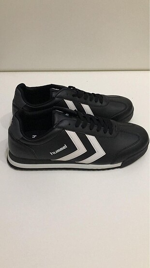 HUMMEL MARKA 39 numara giyilmemiş spor ayakkabı