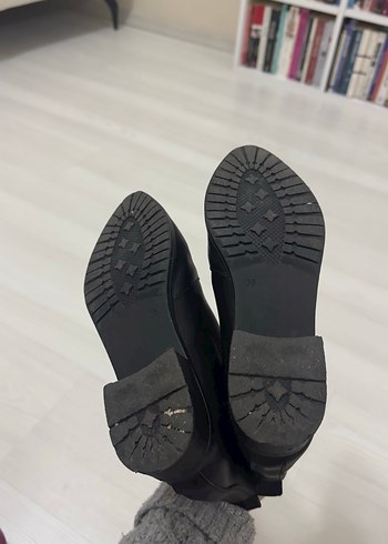 Siyah Deri Tokalı Kadın Bot - Görsel 6