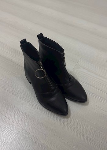 Siyah Deri Tokalı Kadın Bot - Görsel 7