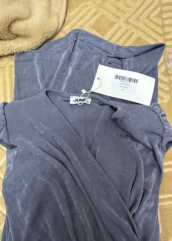 Gri Parlak Detaylı Sıkılaştırıcı Etkili Elbise - Görsel 3