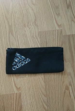 Adidas Kalemlik