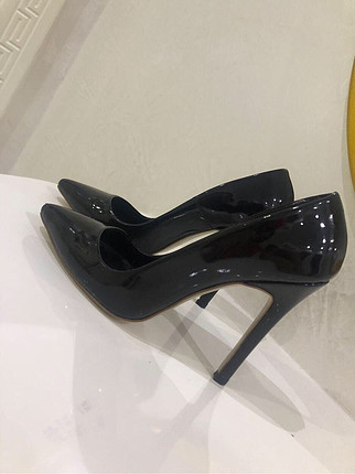 Yeni stiletto