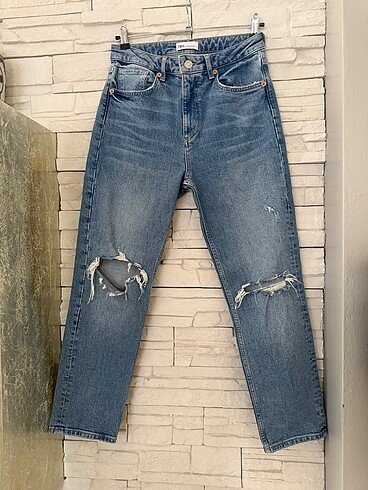 Zara likralı yırtık jean