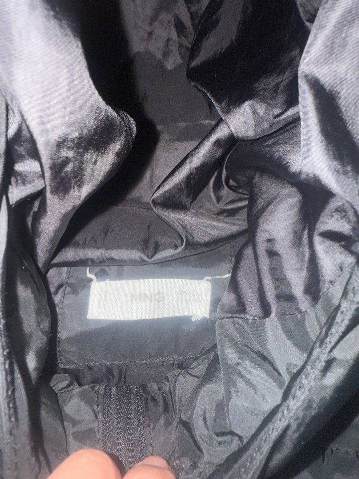 Siyah Kapüşonlu çocuk Kışlık Mont - Görsel 5