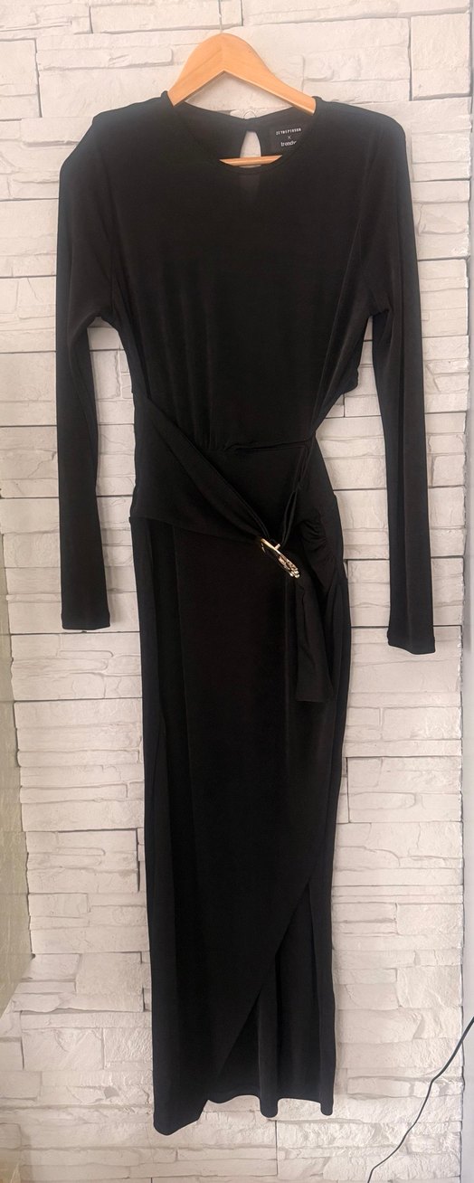 Zeynep Tosun gece elbisesi - Görsel 5