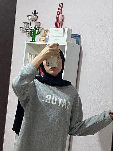 Gri Satur. Sweat