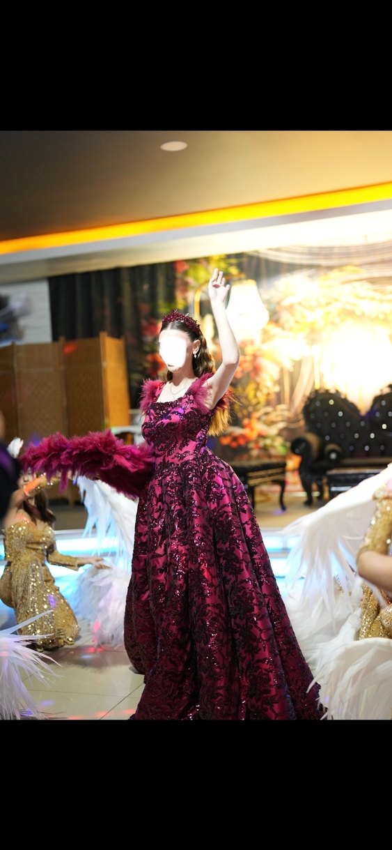 Bordo Dantel Desenli Uzun Kabarık Kına Elbisesi - Görsel 3