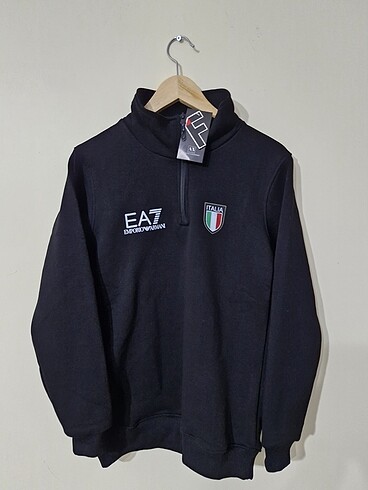 EA7 armani sweat