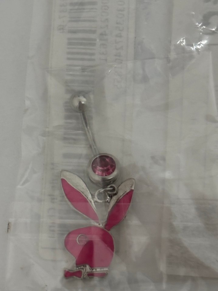 playboy göbek piercingi - Görsel 2