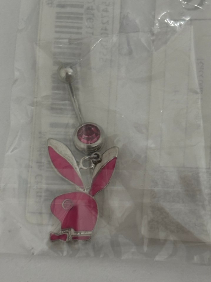 playboy göbek piercingi - Görsel 3