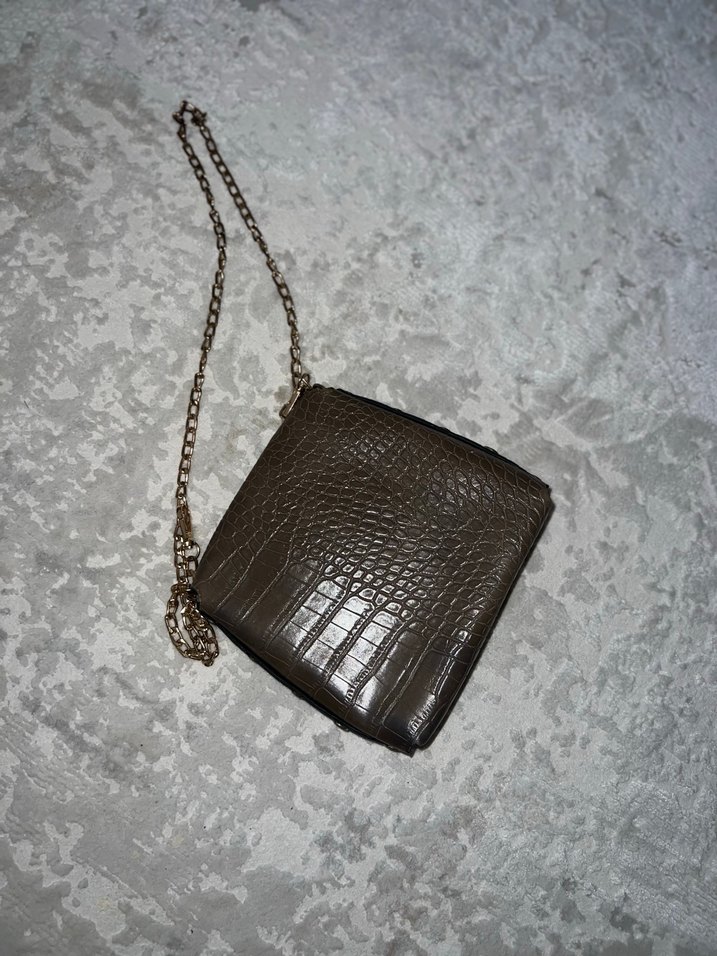Kahverengi Deri Yılan Desenli Zincir Detaylı Çanta - Görsel 3