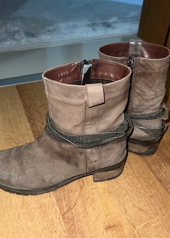 Kahverengi Süet Tokalı Kadın Botları - Görsel 4