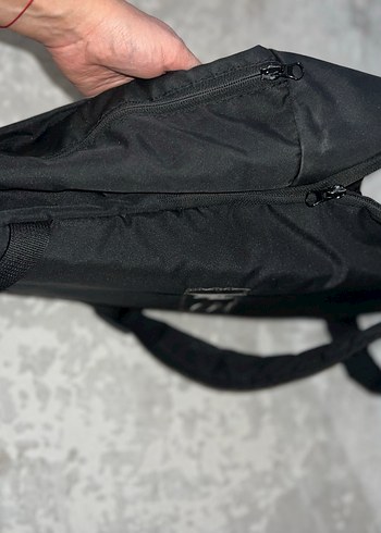 Siyah Minimalist Kadın Sırt Çantası - Görsel 3