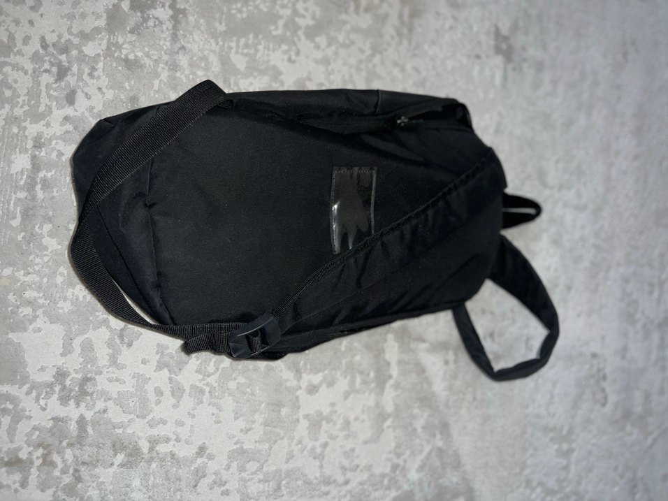 Siyah Minimalist Kadın Sırt Çantası - Görsel 4