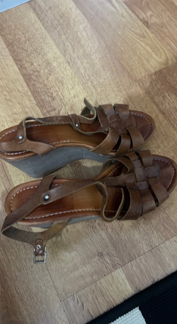 Deri Taba Renkli Dolgu Topuklu Sandalet - Görsel 4