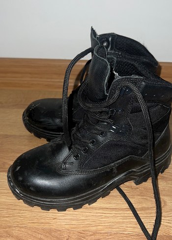 Siyah Bağcıklı  Goth Bot - Görsel 4