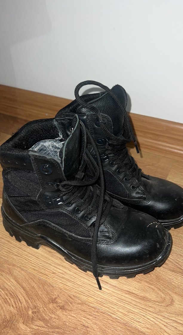 Siyah Bağcıklı  Goth Bot - Görsel 2