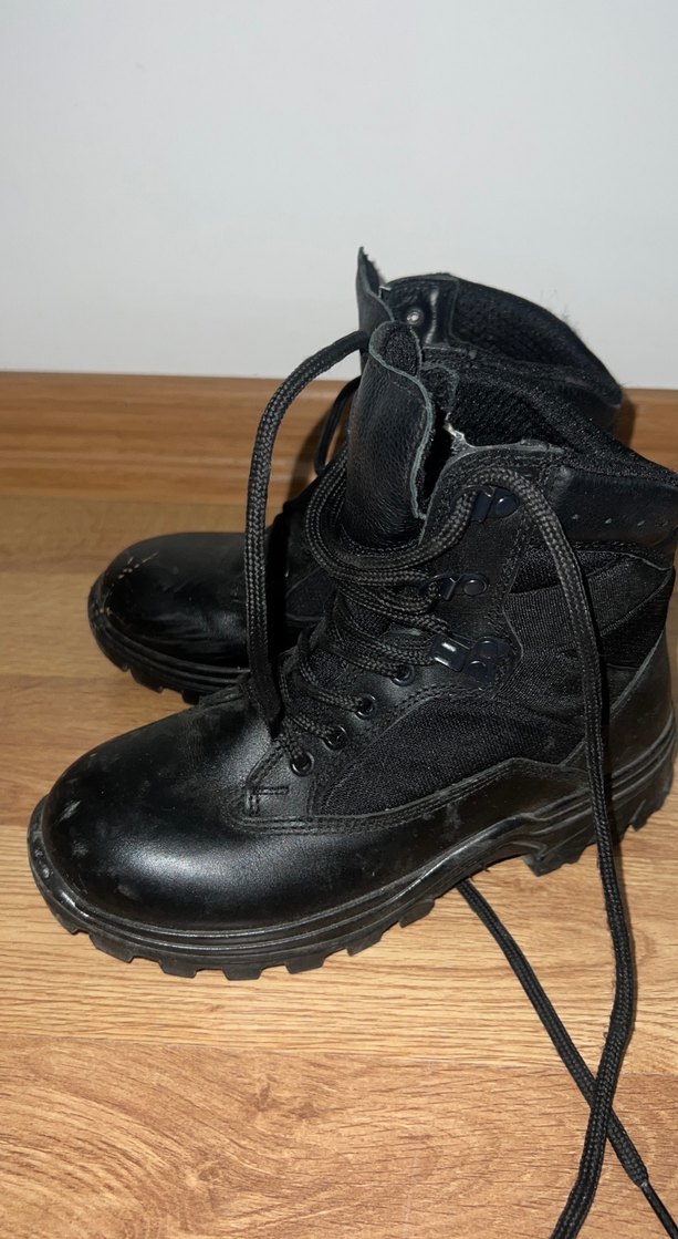 Siyah Bağcıklı  Goth Bot - Görsel 4