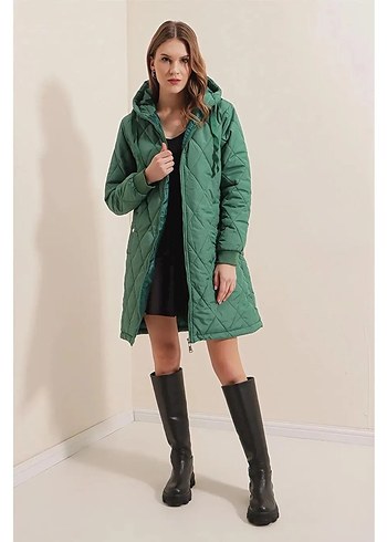 Uzun Yeşil Kadın Kışlık Mont Kapüşonlu - Görsel 3