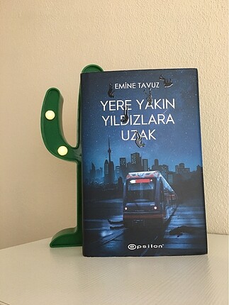 Yere yakın yıldızlara uzak kitap
