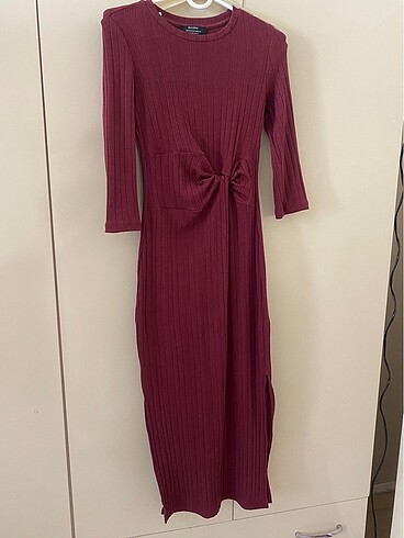 Bershka midi yırtmaçlı elbise