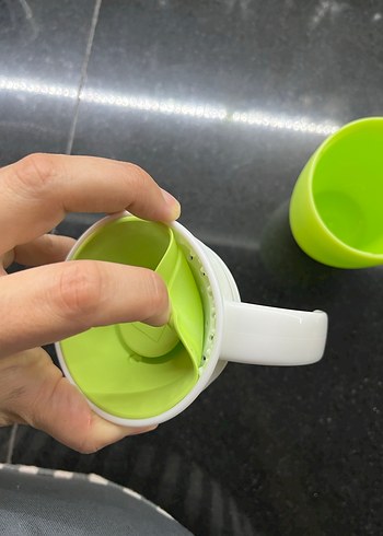 Yeşil Bebek Biberonu Kulplu - Görsel 2