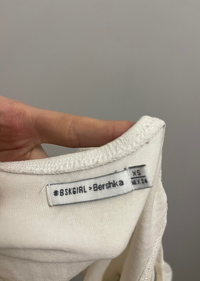 Bershka beyaz üst - Görsel 4