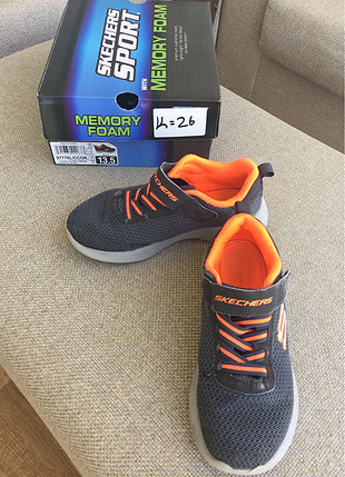Skechers 31 numara ayakkabı, lacivert mont, füme eşofmanaltı