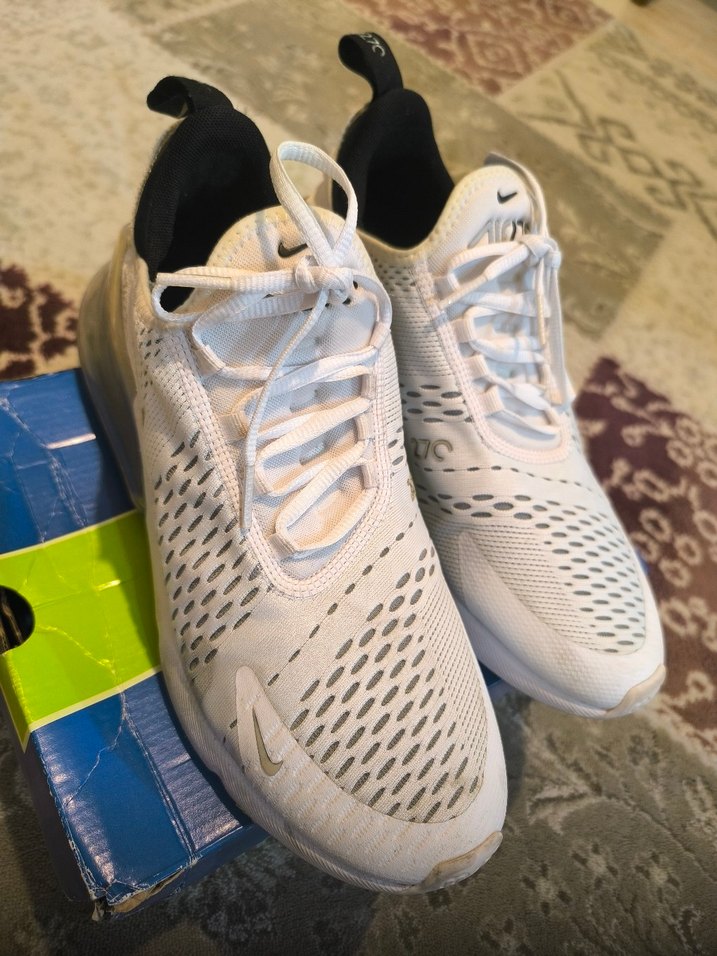 Nike Air 270 Beyaz Spor Ayakkabı - Görsel 2