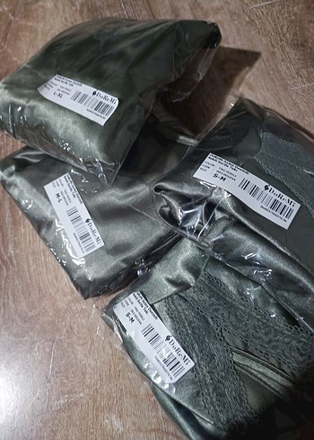 Kadın Saten Mini Şortlu Pijama Takımı - Görsel 5