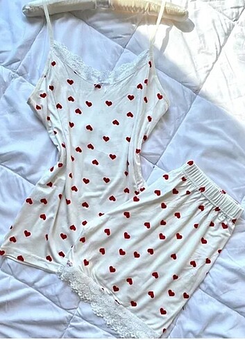 Şortlu pijama takımı