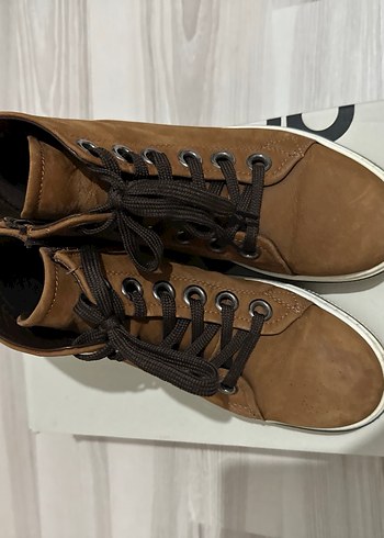 Derimod #LOVA Kahverengi Süet Kadın Converse
