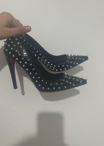 38 Beden siyah Renk Zımbalı Topuklu Stiletto